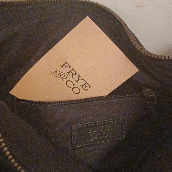 FRYE AND CO. Black Leather Shoulder Bag with Gold Accents - Picture 4 of 6